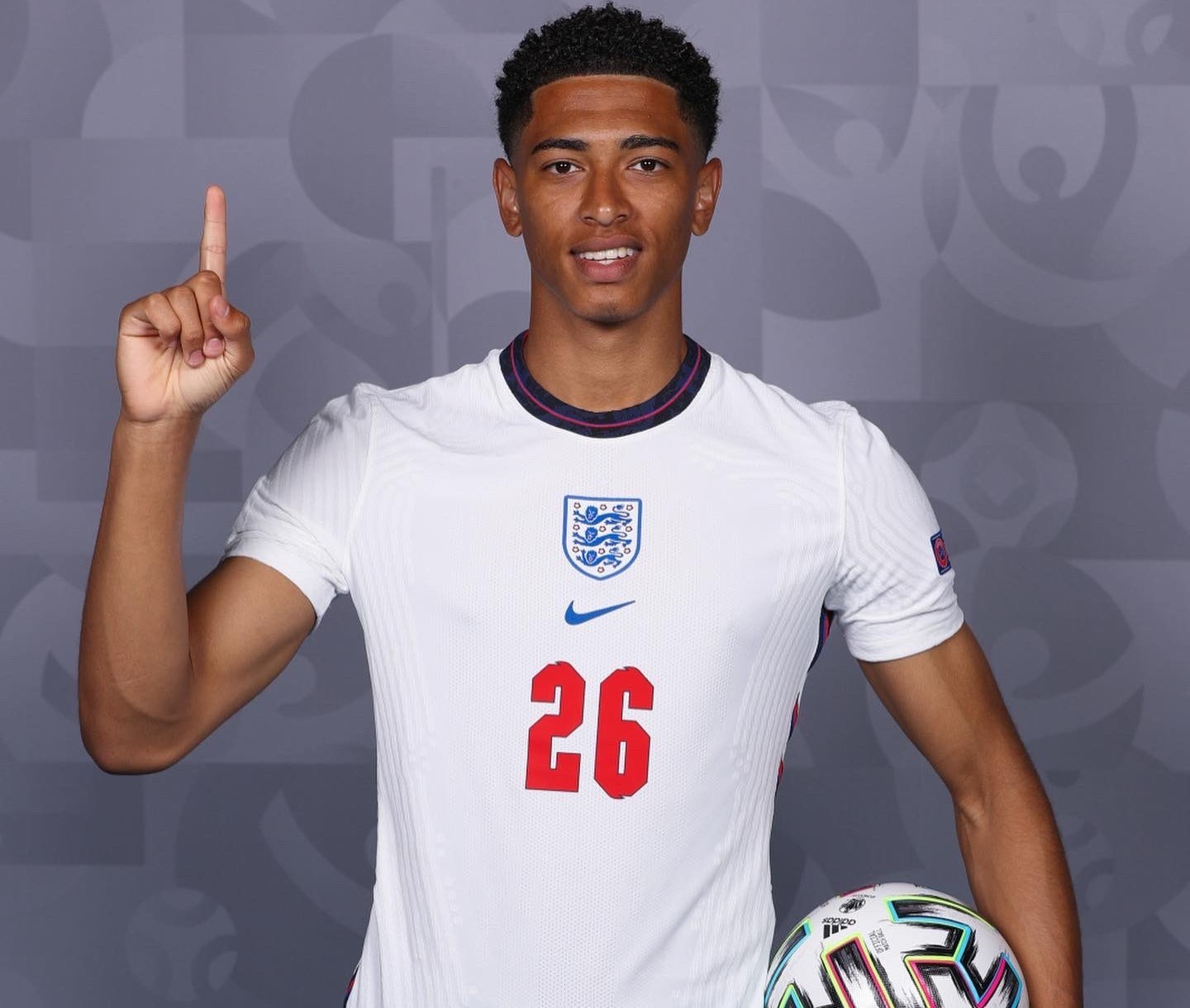 中国出现又一实力拳击推广人，斩世界双料大奖，吸引传奇拳王合作（中国又涌现一位实力拳击推广人，摘得世界双奖，引来传奇拳王携手合作）