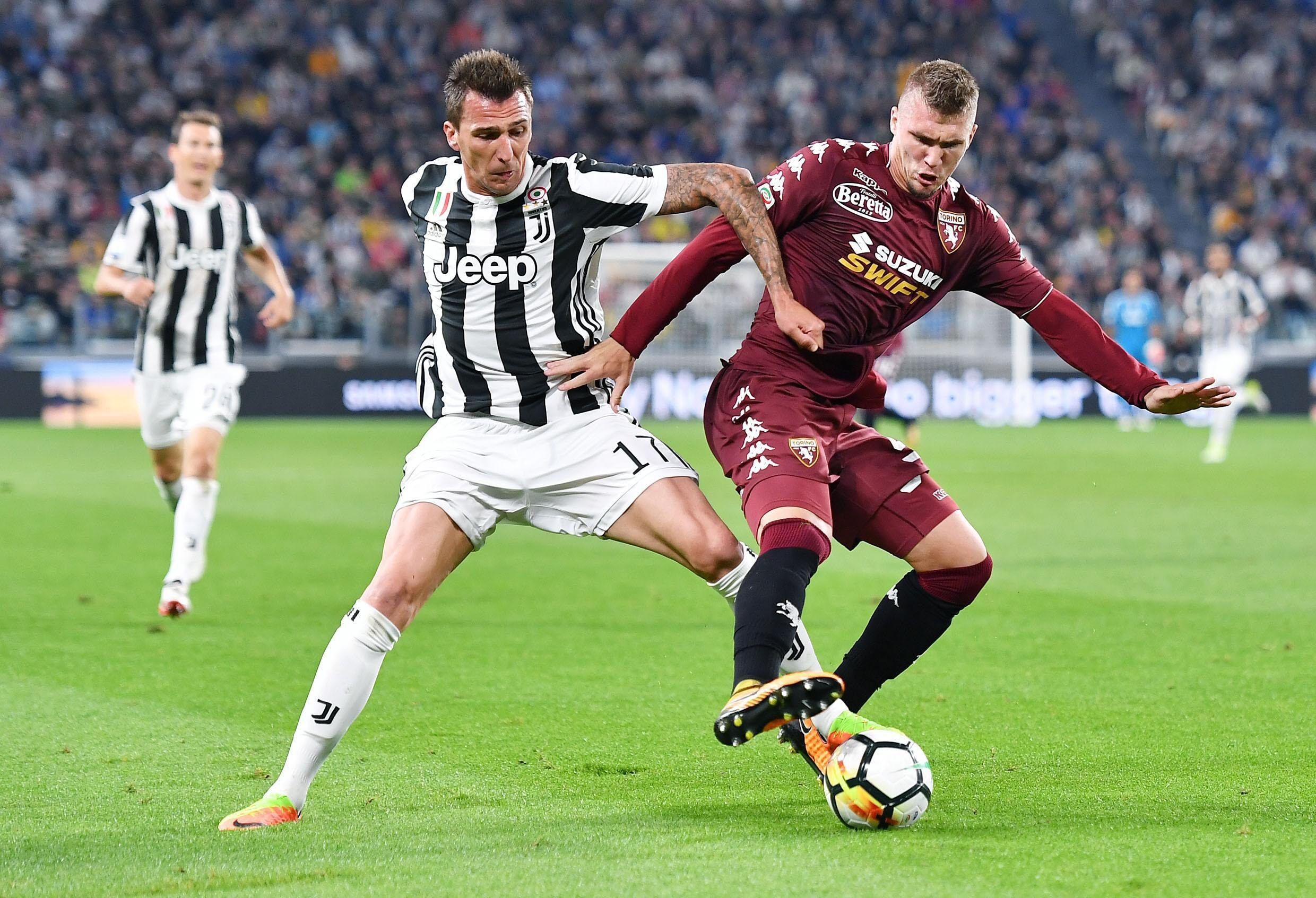 孔帕尼：凯恩和对手的手臂位置几乎一样，这种情况不该判点球（孔帕尼质疑判罚：凯恩与对手手臂位置几乎一致，不应判点球）