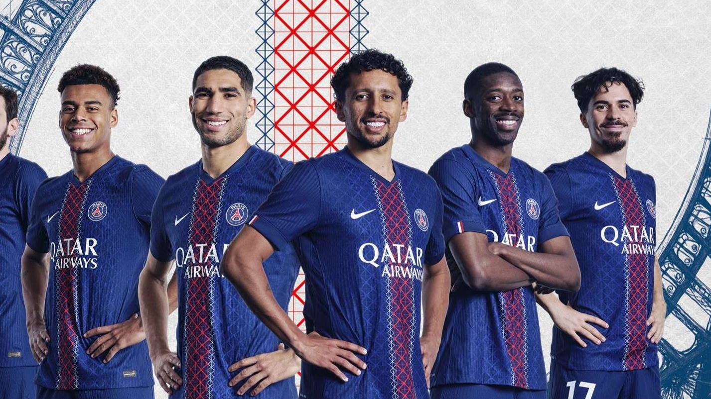 C罗晒与特朗普合照：感谢总统先生的盛情邀请及热烈欢迎（C罗晒与特朗普总统合影：感谢其热情邀请与欢迎）