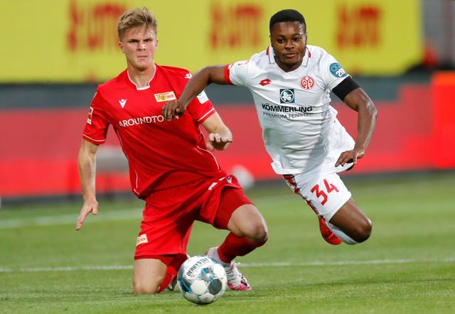 拉波尔塔：重建诺坎普出现问题不是利马克的责任，所以没索赔（拉波尔塔：诺坎普重建问题与利马克无关，俱乐部不提出索赔）