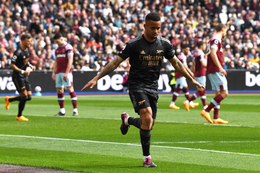 曼晚：曼联已收到B费的检查报告，即便伤愈也会有很高的复发风险（曼晚：B费体检报告已递交曼联，康复后复发风险仍然偏高）