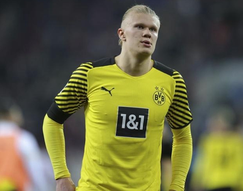 疯狂的足球：米兰门神迈尼昂的盘带合集（绿茵狂潮：米兰门神迈尼昂带球集锦）