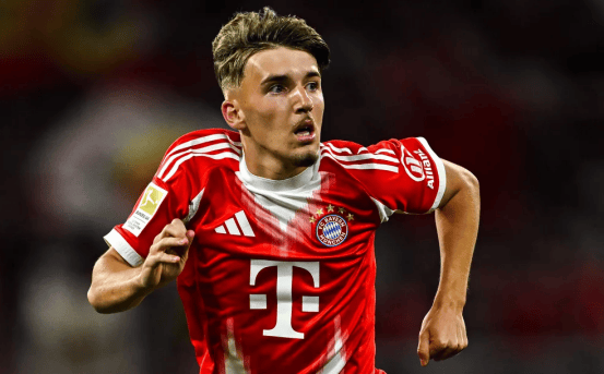 詹姆斯篮板抢断关键时刻锁定胜局（詹姆斯关键篮板与抢断锁定胜局）