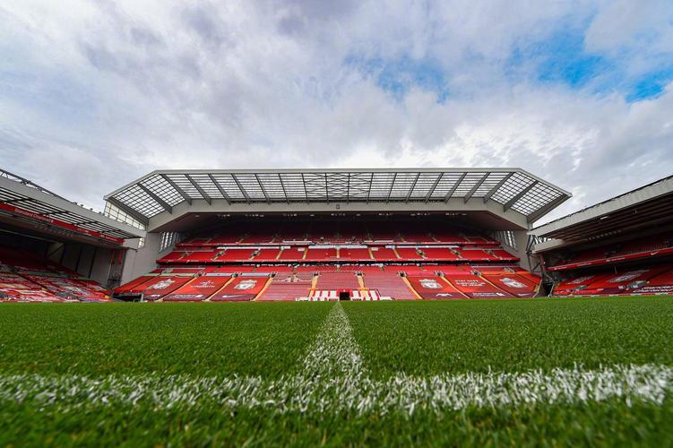 2025／26赛季英超：曼城赚翻了！哈兰德练成绝世头功（2025／26英超：曼城盆满钵满，哈兰德头球无双）