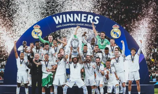 迈阿密国际总比分2-1晋级，梅西双响+完成生涯第400次助攻（梅西梅开二度并送出生涯第400次助攻，迈阿密国际总比分2-1晋级）